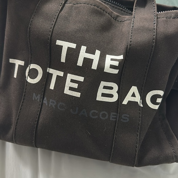 Used Marc Jacob’s the tote bag authentic - Picture 2 of 5